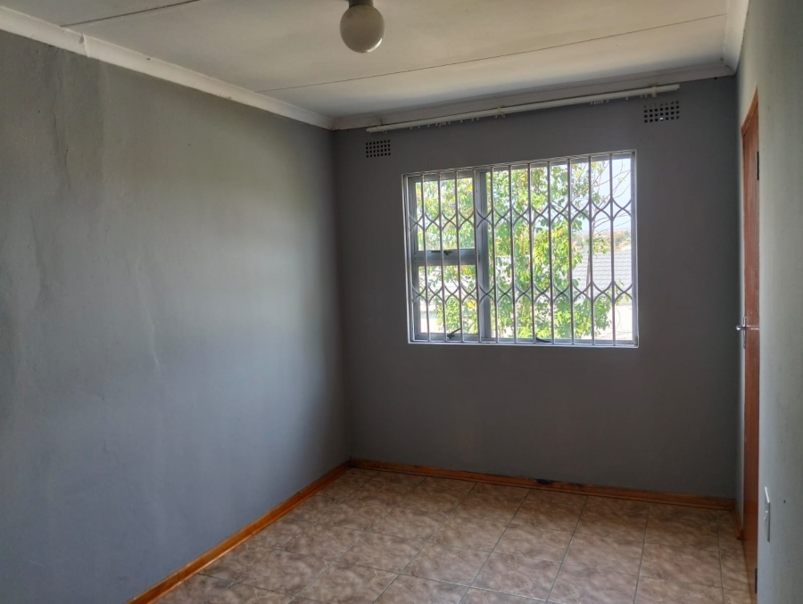 To Let 2 Bedroom Property for Rent in Northcrest Eastern Cape